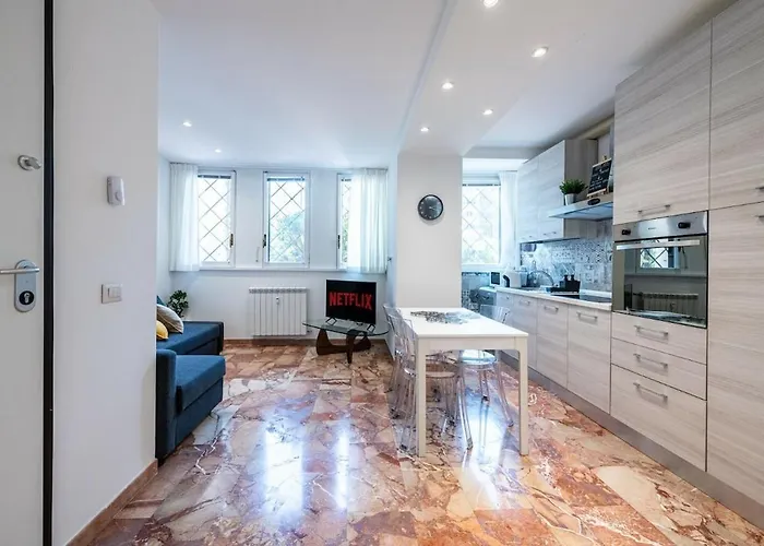 Iris With Jacuzzi - Easy Access * Florence