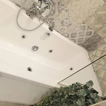 公寓 Iris With Jacuzzi - Easy Access *